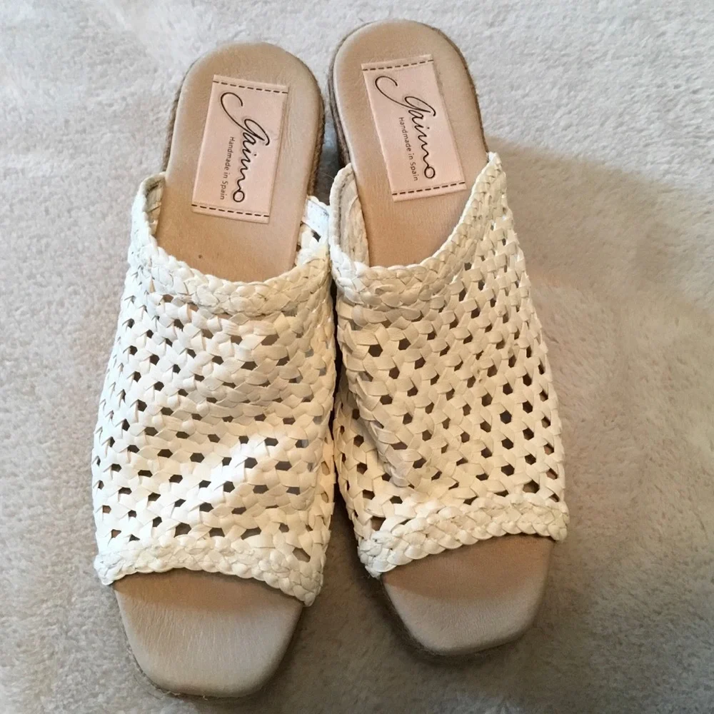 Gaimo white wedge